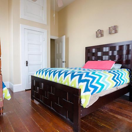 The Atlas House Hostel Ню Орлиънс Екстериор снимка