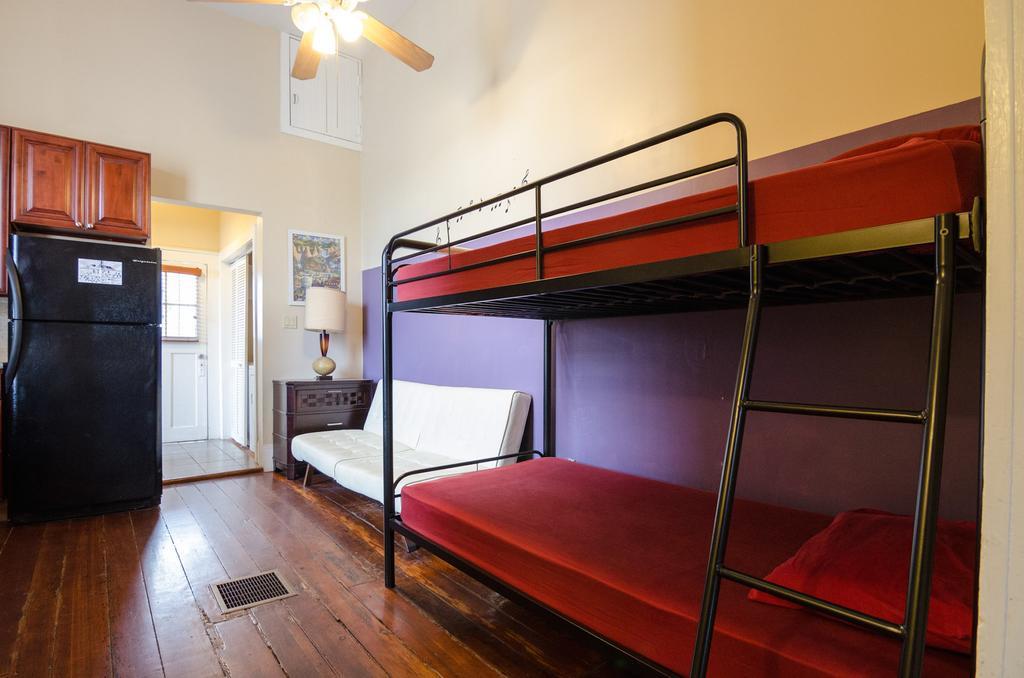 The Atlas House Hostel Ню Орлиънс Стая снимка