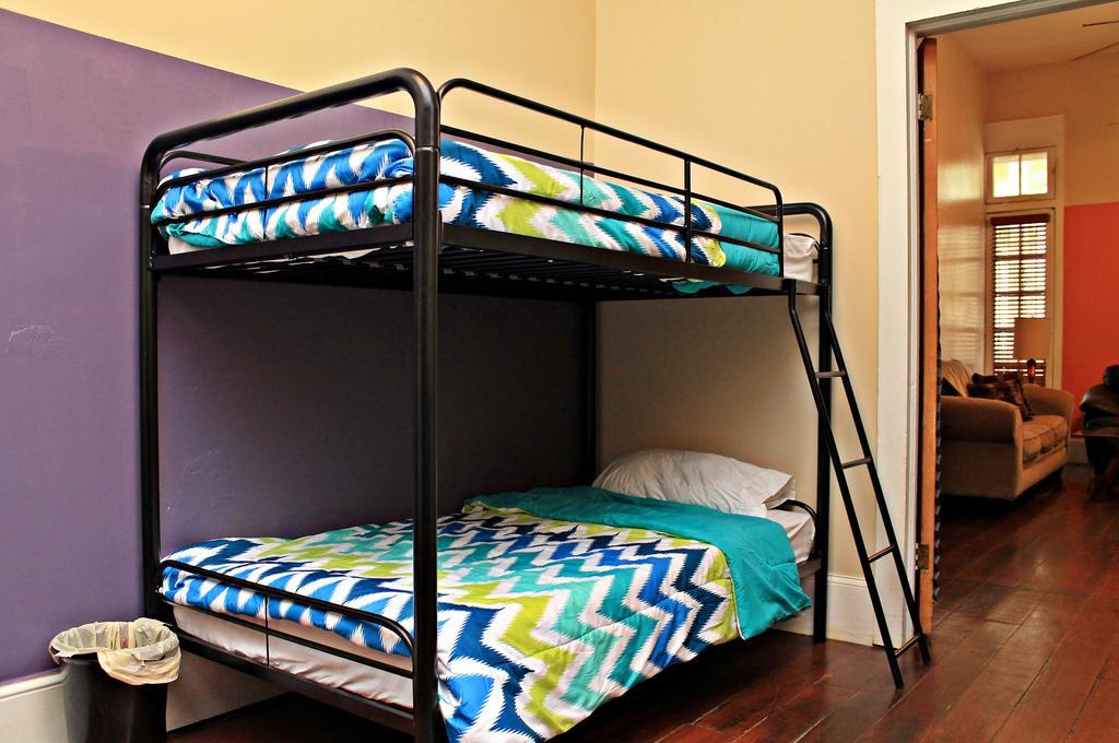 The Atlas House Hostel Ню Орлиънс Стая снимка